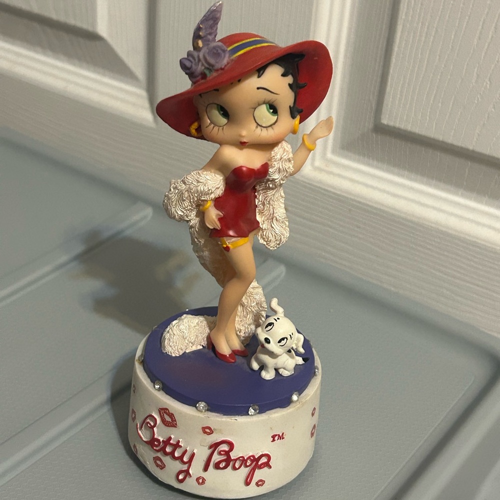 Musical Figurine